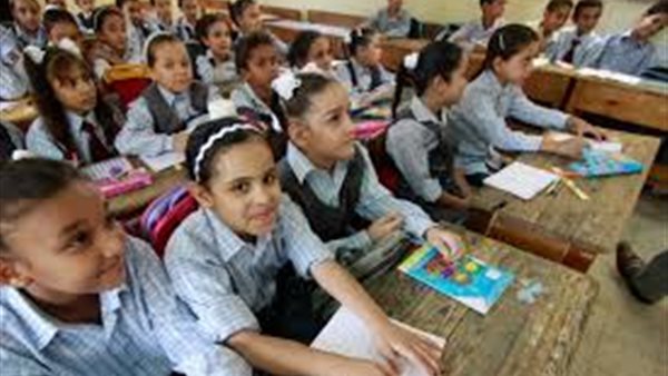 بعد تزايد حالات كورونا .. مصدر بالتعليم يكشف حقيقة وقف الدراسة