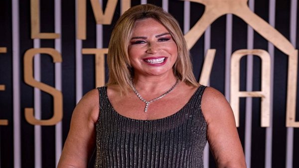 القبلات السبب.. سر إصابة إيناس الدغيدي بكورونا بعد مقابلة يسرا والإبراشي والعدل 