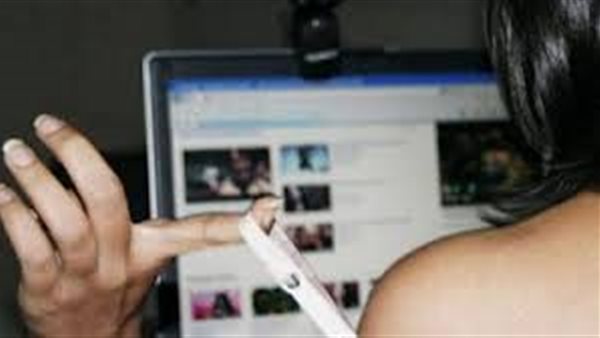 ابتزاز وصور عارية .. حيلة طالب للزواج من فتاة والرد صادم