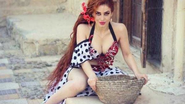 بدون بطانة .. وصلة رقص مثيرة لأوكسانا وتعليقات نارية من الجمهور | شاهد