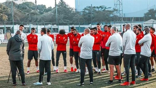 صدمة كبيرة ..إصابة 6 لاعبين في الأهلي بفيروس كورونا 