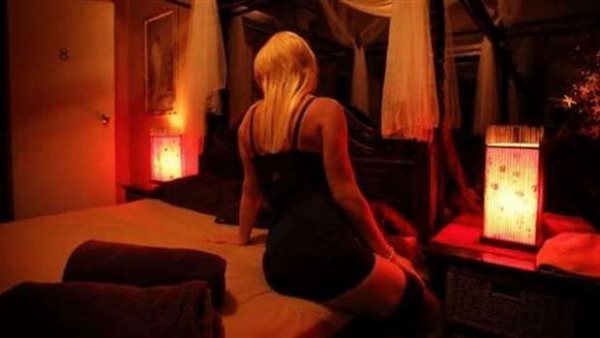 ظبط مراته في حضن عشقيها ومعاه فيديو .. كواليس جديدة في جريمة الخيانة بمنشأة ناصر