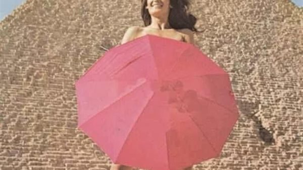 شيء عادي.. القصة الكاملة لظهور نجوى فؤاد عارية