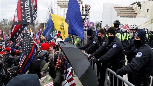 حظر تجوال وحصار الكونجرس بسبب ترامب .. أمريكا على حافة الانفجار