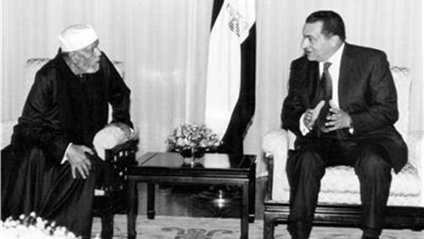 تفاصيل مثيرة .. حكاية مسئول كبير هدد الشيخ الشعراوي بالضرب بالنار بسبب الرئيس مبارك