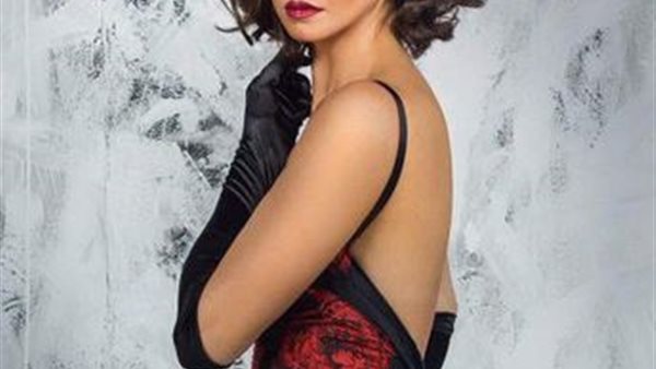 الشيطان أشرف منه.. كيف تضامن الفنانون مع يسرا اللوزي بعد تنمر متابع على ابنتها ؟ | شاهد