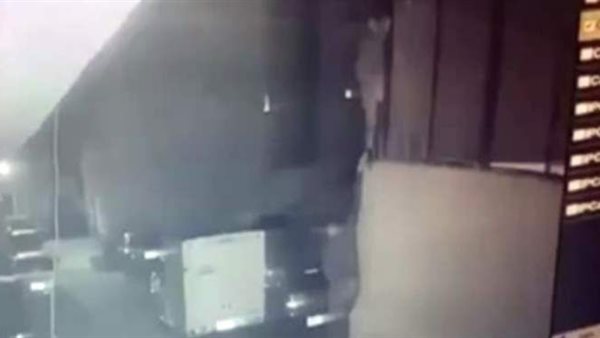 هربوا على طريقة أفلام السينما و4 أدلة حددت أماكنهم ..أول فيديو للحظة القبض على المتهمين الثلاثة الهاربين من سجن طنطا العمومي | شاهد