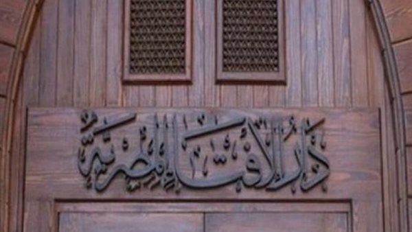 بسبب فتوى ضياع الشرابات.. دار الإفتاء تفتح النار على وسائل التواصل 