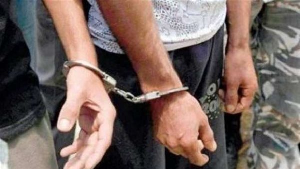 تزوج وأنجب واشترى فيلا.. حكاية نصاب الجيزة الذي انتحل صفة ضابط لمدة 39 عاما