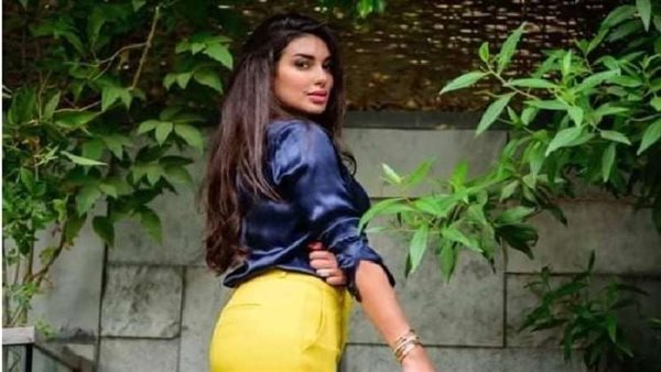 سعرها خيالي.. سر حقيبة ياسمين صبري الشهيرة | شاهد