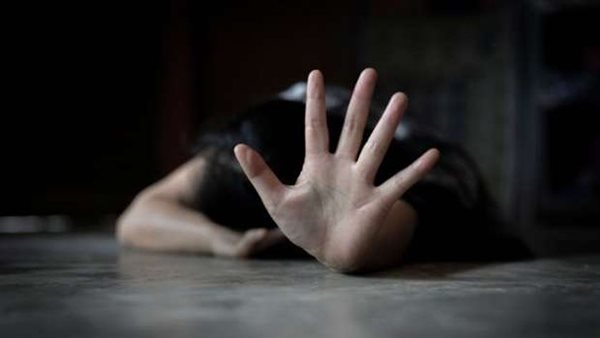 راود أمها الأرملة فرفضت .. شاب يهتك عرض طفلة بالشرقية والتفاصيل صادمة