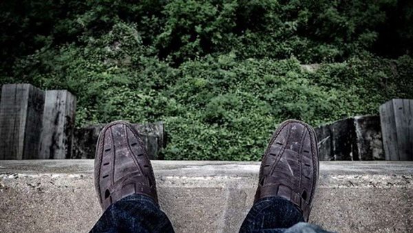 زوجته تكشف السبب.. مصمم جرافيك يلقي بنفسه من أعلى سطح منزله بالمنصورة