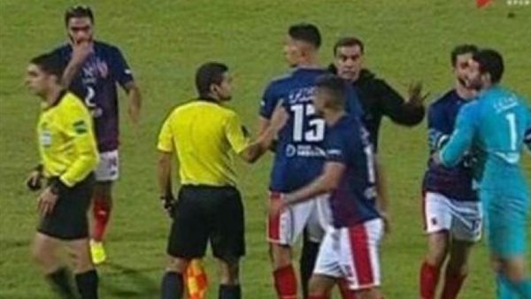 رعب في الأهلي.. ماذا ينتظر محمد الشناوي بعد واقعة حكم مباراة البنك ؟