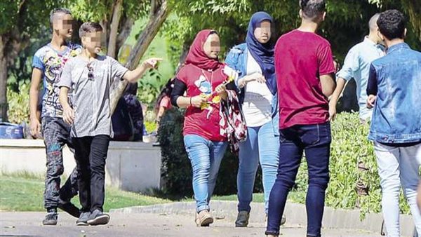 فيديو يكشف الواقعة .. تفاصيل مثيرة في تحرش شابين جسديا بفتيات إمبابة 