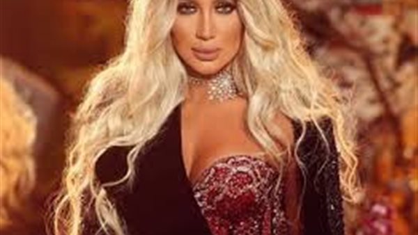 بإطلالة مثيرة.. مايا دياب تثير الجدل على إنستجرام | شاهد