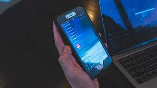 ممثل ومغني ضمن الضحايا..تفريغ هاتف الطبيب المتحرش بالرجال في الدقي 