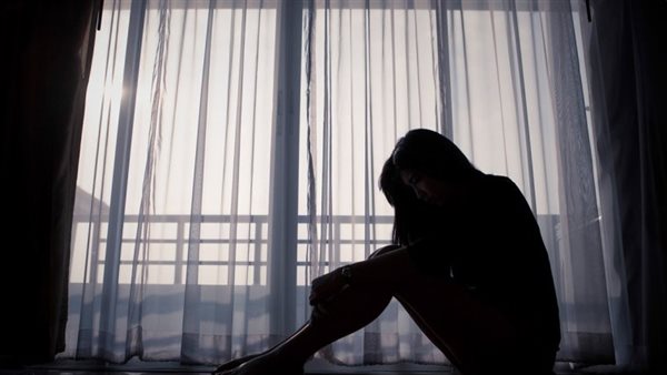 تفاصيل صادمة ورجل ندل .. زوج طبيبة المحلة يواصل التشهير بها مع أصدقائه