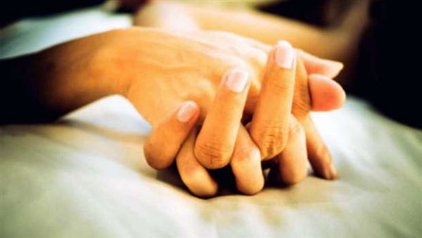 علاقة مُحرمة وفتاة مثيرة.. حيلة ماكرة لابتزاز ثري 