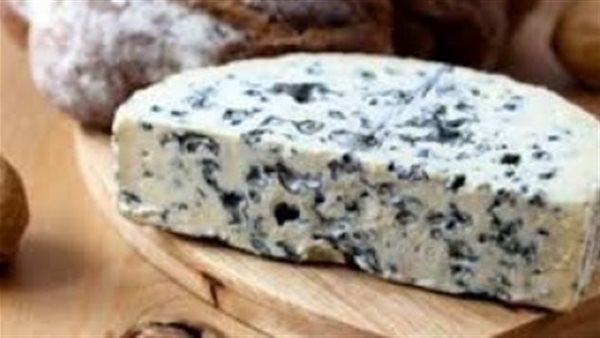 معفنة أم آمنة؟ .. معلومات لا تعرفها عن الجبن الريكفورد