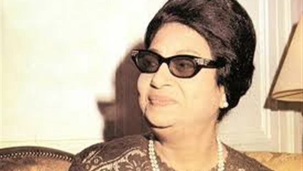 ما حقيقة خروج دخان وأصوات مرعبة من قبر أم كلثوم؟