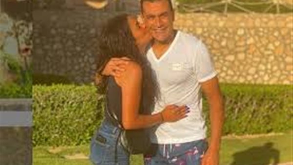 ببطن مكشوف.. ابنة الحضرى تثير الجدل بأنوثتها | شاهد