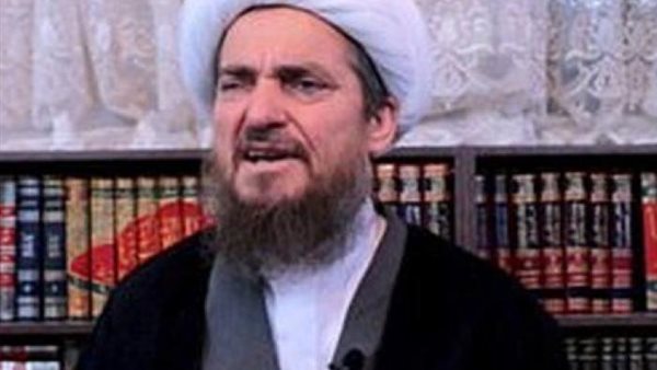 يحوّل متلقيه إلى شواذ جنسيا.. داعية إيراني يحرّم التطعيم بلقاح كورونا