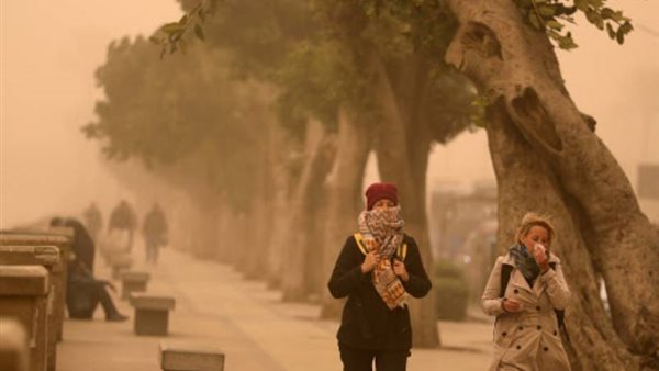 الأرصاد تكشف .. حقيقة اقتراب منخفض التنين وموعد انتهاء موجة الطقس الحار | فيديو