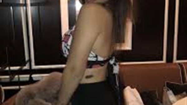 متابعون: أبوكي فين؟.. جنا عمرو دياب تحتفل بالفلانتين مع صديقها | شاهد