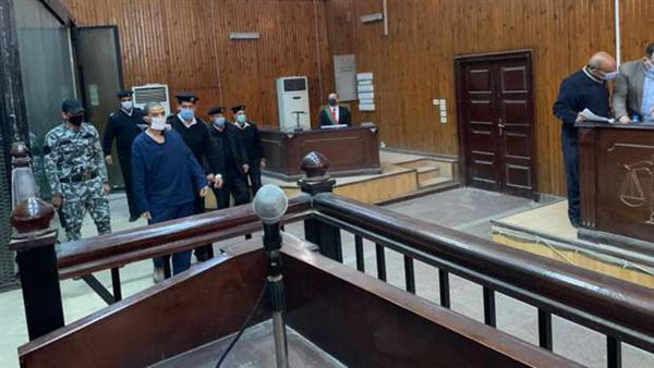 بدلة زرقاء وكمامة..أول صور لسفاح الجيزة