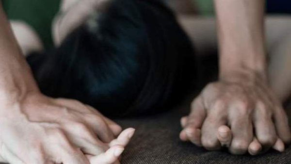 علاقة محرمة عام ونصف باسم الحب.. تفاصيل مثيرة عن استدراج شاب لبنت الجيران 