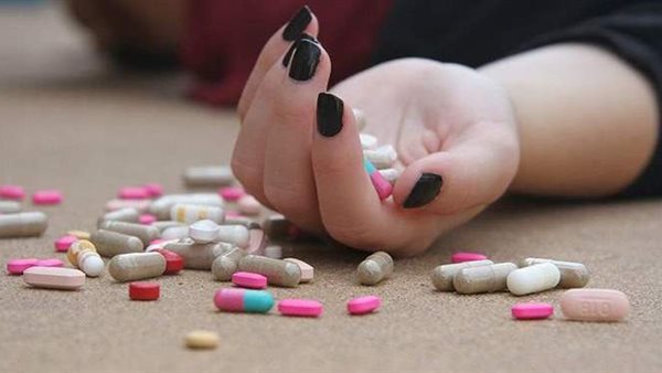 مشاهد مؤلمة والسبب صادم .. ربة منزل تبث مقطع فيديو أثناء الانتحار بالقاهرة | فيديو 