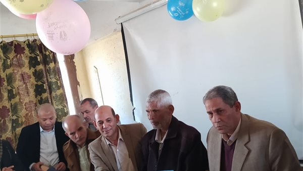 بحضور وكيل الإدارة ونقيب المعلمين..إقامة حفل لتكريم مدير مدرسة الشرفا بالصف لبلوغه سن المعاش