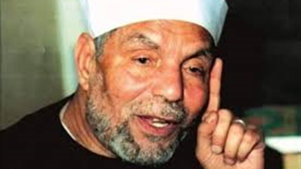 طرد من أمام قبر الرسول وحكم عليه بالإعدام.. حكاية الفنان الذى رفض الشعراوى اعتزاله الفن | شاهد