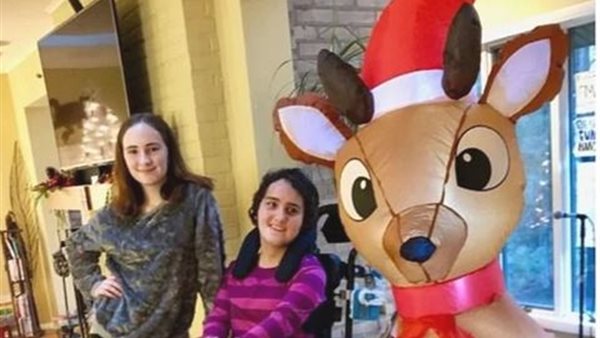 في حالة هستيرية.. مراهقة تقتل شقيقتها القعيدة وتعترف بجريمتها | فيديو