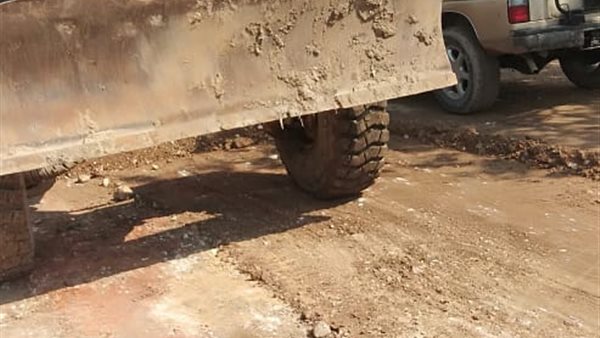 تجريد طريقي 21 والاوتوستراد بالصف جنوب الجيزة ورفع المخلفات وشفط مياه الأمطار  | صور