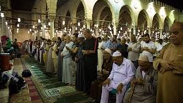 بعد السماح بصلاة التراويح .. الأوقاف تكشف حقيقة عودة صلاة التهجّد في رمضان | فيديو