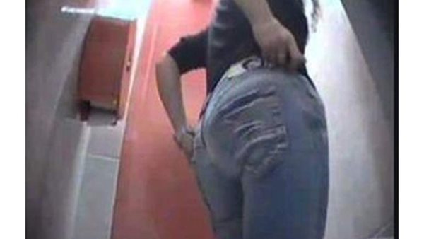 هكّر هاتفها.. تفاصيل مثيرة لتجسس فني كاميرات على سيدة داخل منزلها