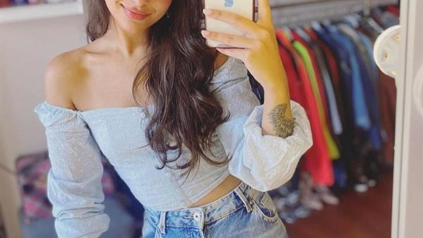 هاف ستومك..إطلالة مثيرة لشقيقة هنا الزاهد | شاهد