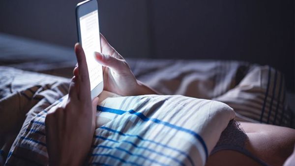 لن تتخيل .. عالم أزهري يفجر مفاجأة عن حكم العلاقة الزوجية عبر الهاتف 