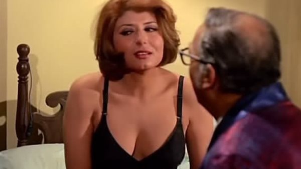 جريء للغاية.. حكاية مشهد ساخن تسبب في تنازل سهير رمزي عن أجرها الكبير | شاهد