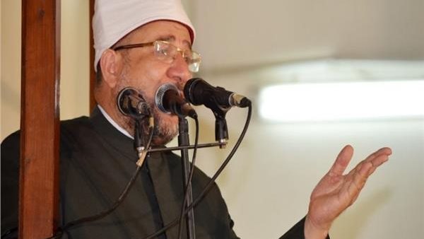 لن تتخيل .. سر بكاء وزير الأوقاف خلال خطبة الجمعة | فيديو 