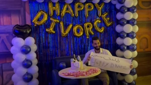 رد ناري من طليقته.. مصري يحتفل بطلاقه بتورتة مجسمة لعروس مقتولة | فيديو