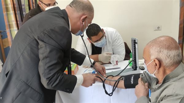 تطعيم 33 مواطنا في أول يوم للتطعيم بلقاح كورونا بجنوب الجيزة 