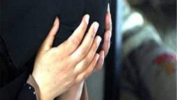 جرائم غريبة في مصر .. جثتان مسموتان وأخرى مكبلة بالحبال وربة منزل تحول زوجها إلى رماد 