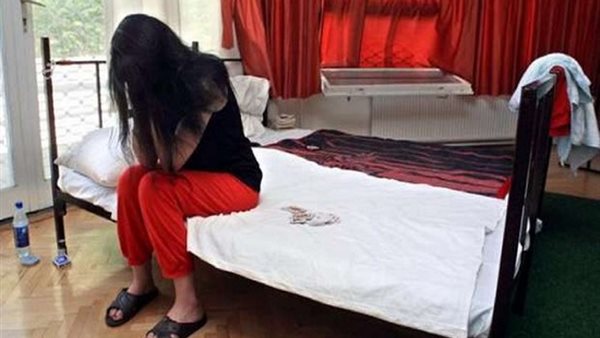 صور مخلة مع العشيق .. تفاصيل مثيرة عن ضحية المنتزة التي اختارت الموت بالسم عن الذبح على يد شقيقها