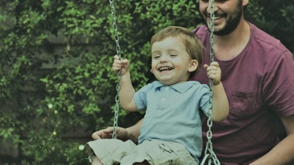 الجن والشيطان ينشطان.. احذر من اللعب مع أبنائك في هذا التوقيت | شاهد