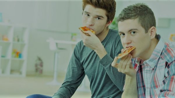 يجب أن يبتعد عنها المراهقون.. أطعمة خطر على الصحة في مرحلة البلوغ