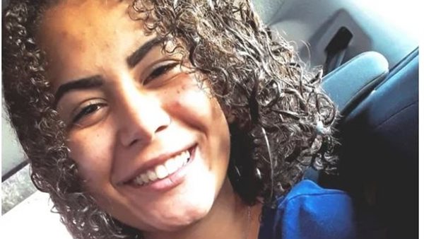 تفاصيل صادمة ..أنقذته من الانتحار وبعد أيام أنهى حياتها بـ 10 طعنات | شاهد