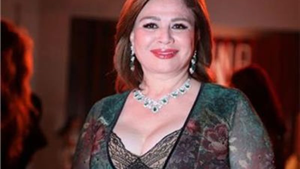 كنت عيلة ومش عارفة بعمل إيه.. إلهام شاهين تكشف عن فيلم تتمنى شطبه من تاريخها 