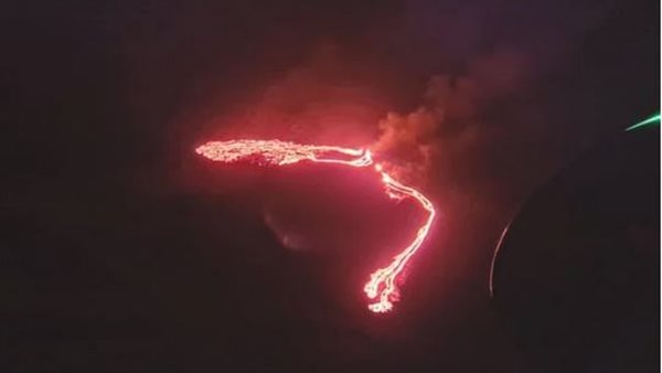 ظلام الليل باللون الأحمر.. كارثة طبيعية تحدث لأول مرة منذ 900 عام | شاهد 